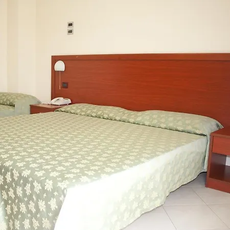 Felix 4* Scalea