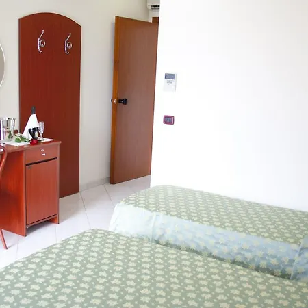 Felix Hotel