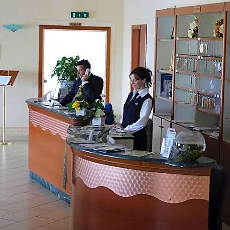 Felix 4* Scalea