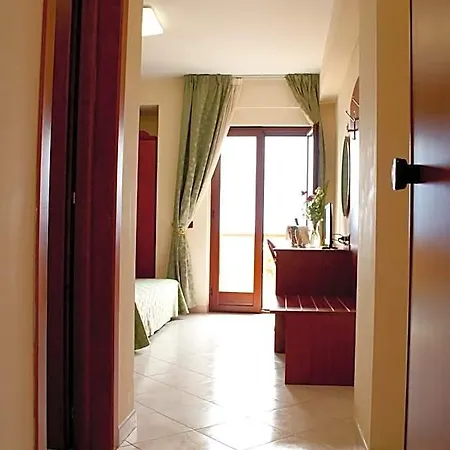 Felix 4* سكاليا